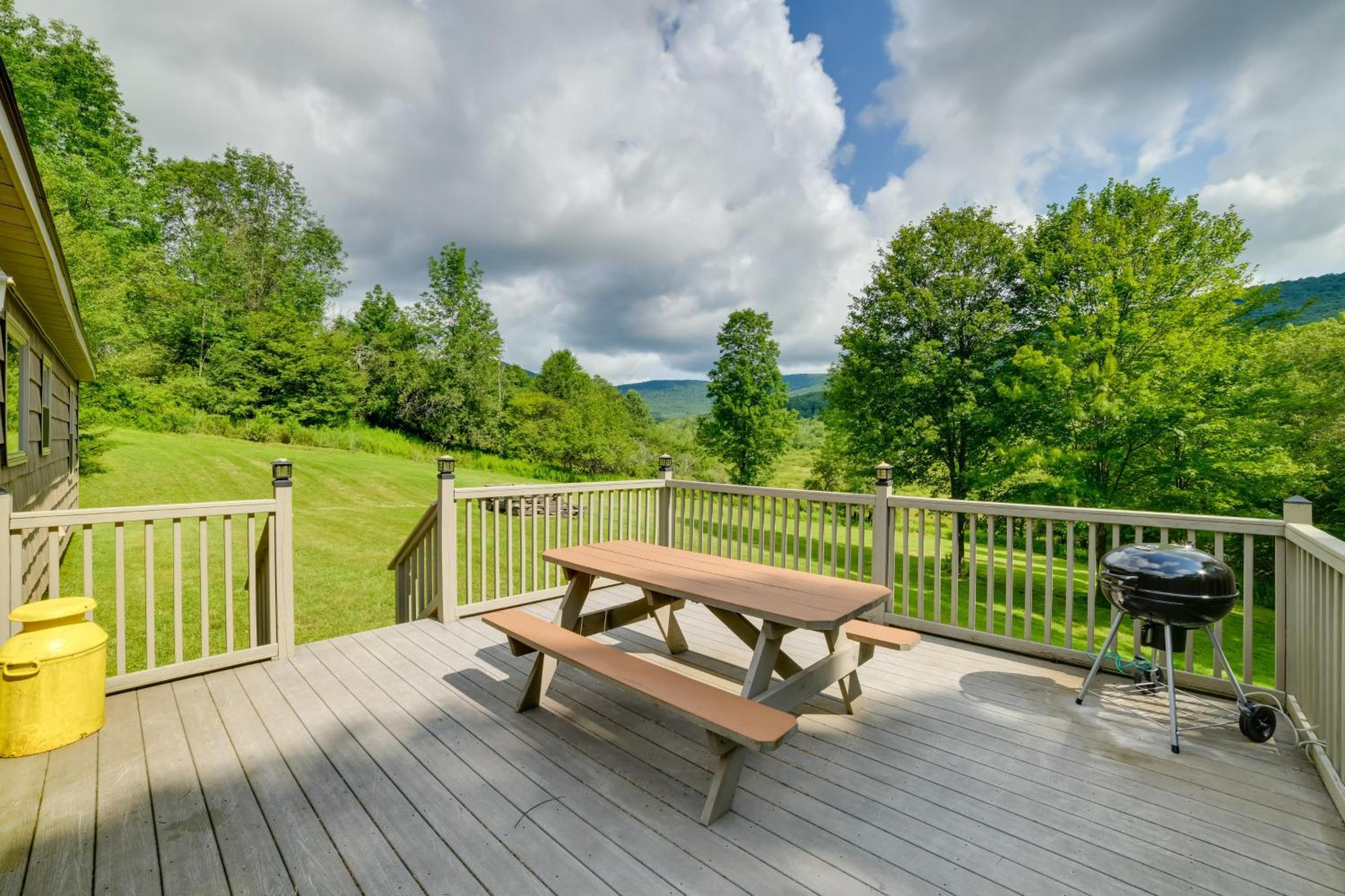 Quiet Catskills Getaway With Deck And Mtn Views New Kingston Buitenkant foto