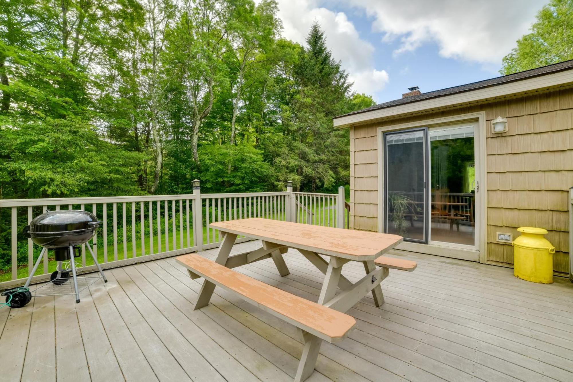 Quiet Catskills Getaway With Deck And Mtn Views New Kingston Buitenkant foto